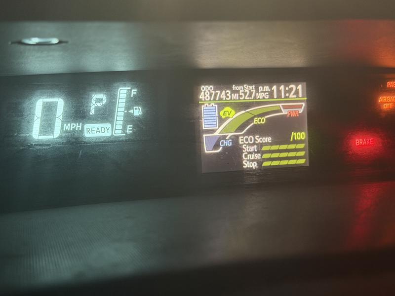 toyota prius-c 2012 Image - 49377349