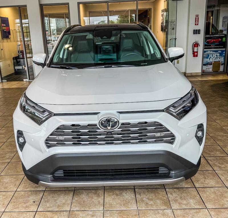 toyota rav4-plug-in-hybrid 2025 Image - 47596166