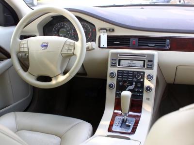 volvo v70 2010 Image - 475019