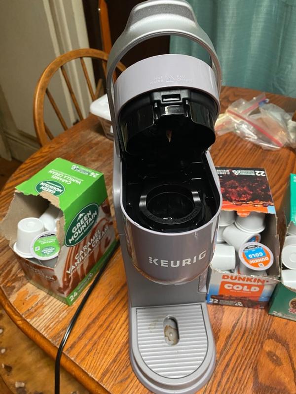 Keurig K200 review: Keurig's new compact coffeemaker makes a splash in  fresh kitchen-friendly colors - CNET