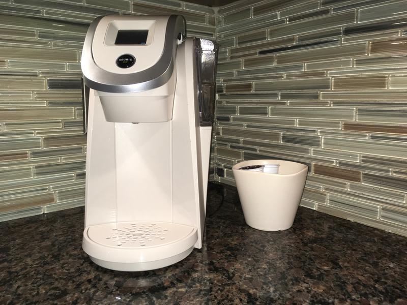 Keurig Single Carafe Coffee Maker K200 Plus 1.2L White