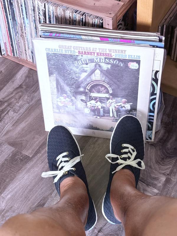 Review Thumbnail Image 0 359425985