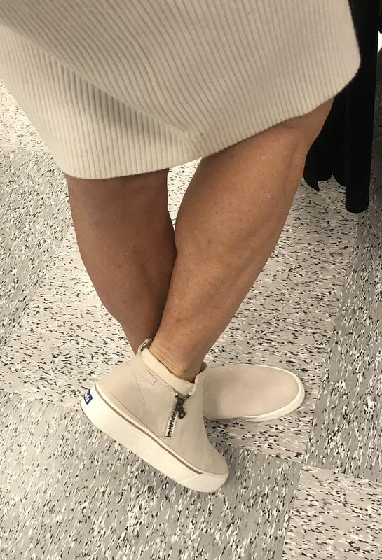 Love the easy on and off zipper !