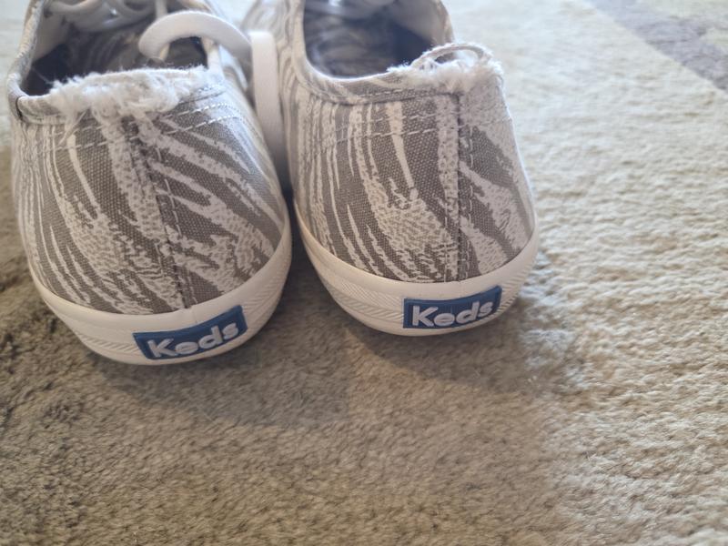 Bring back the animal prints, & the white lettering!