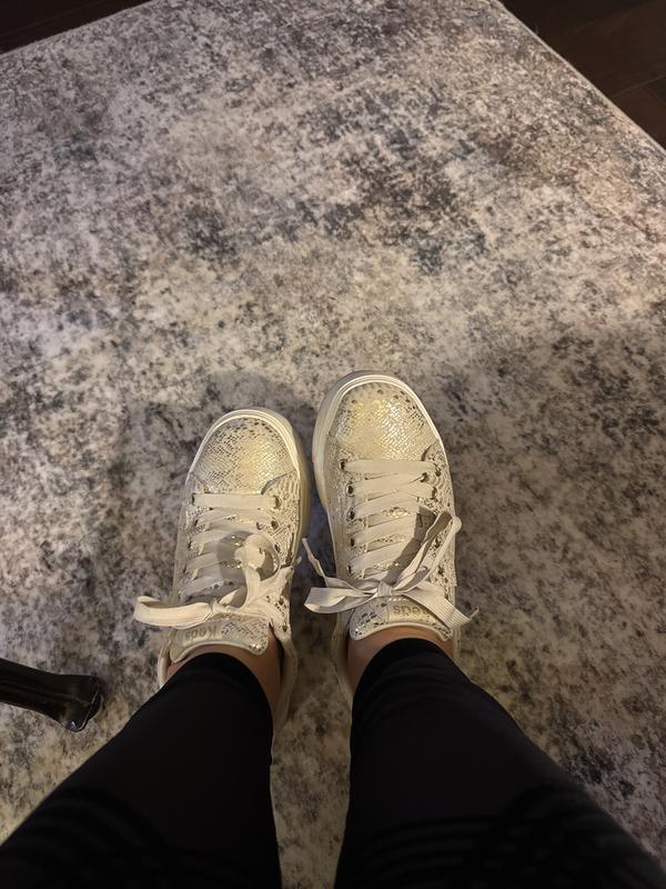 Review Thumbnail Image 0 370445914