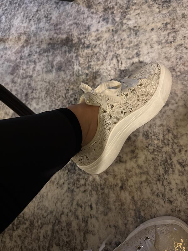 Review Thumbnail Image 1 370445914