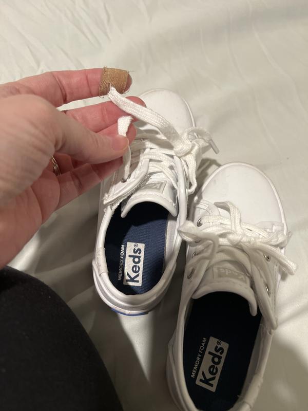 The right shoes it just came untied- can’t figure out how to tie it back. The left the sewed seam came apart.