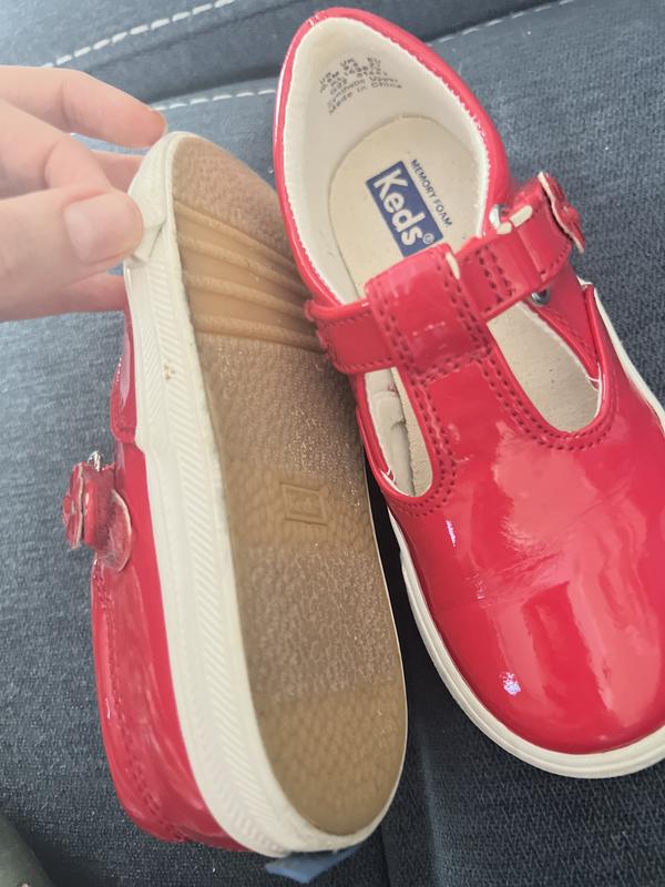 Customer photo for "Cute but fall apart after three weeks"