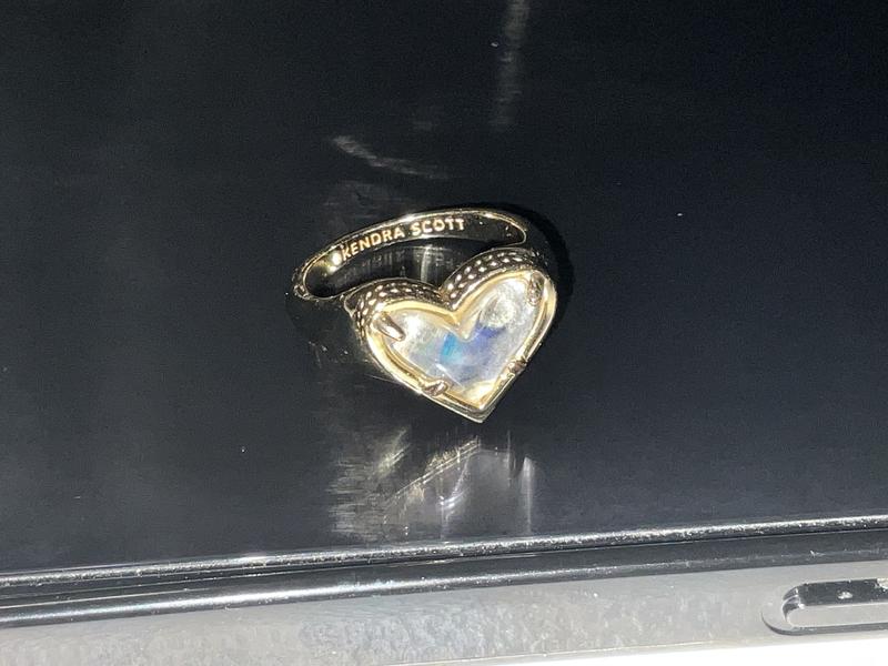 Framed Ari Heart Gold Band Ring in Azalea Illusion | Kendra Scott