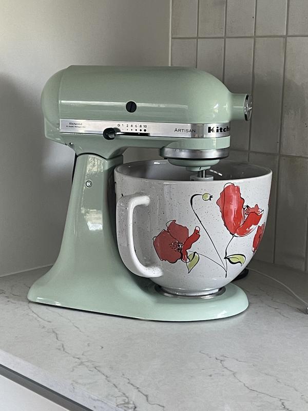 So cheerful in the kitchen corner!