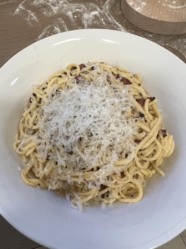 Homemade spaghetti carbonara (no cream)