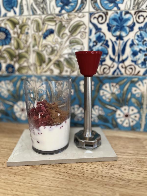 Raspberry and Cardamon smoothie prep