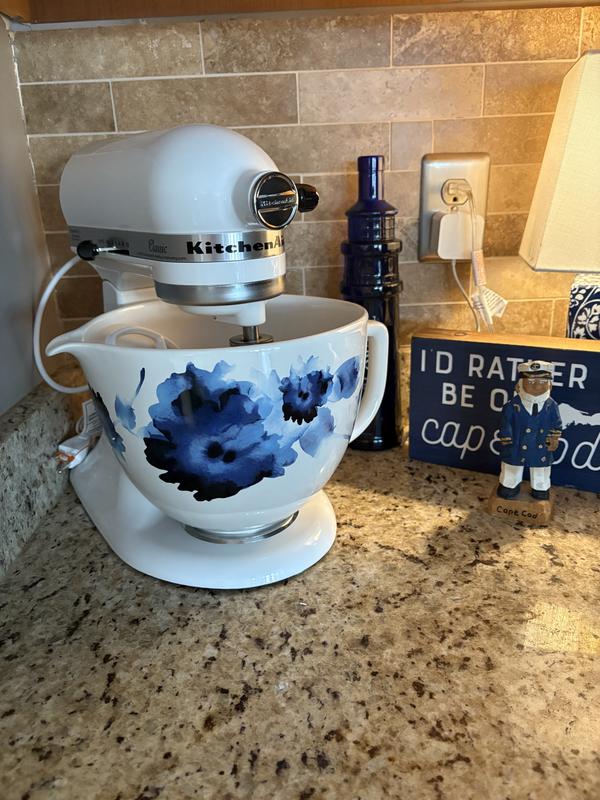 White Classic™ Series 4.5 Quart Tilt-Head Stand Mixer