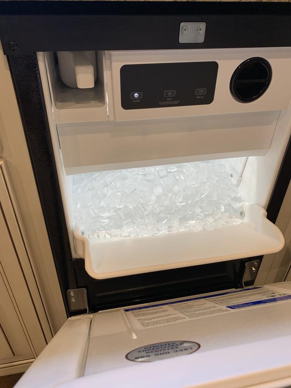 KitchenAid 22.8-lb Ice Per day Cubed Ice Maker (Stainless