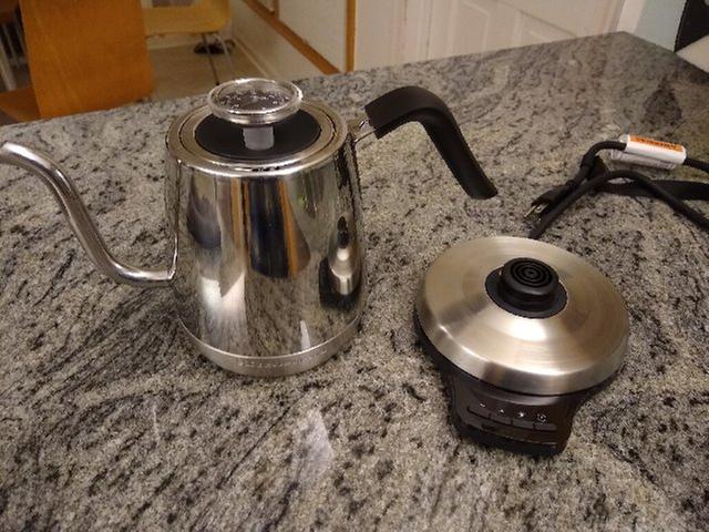 KitchenAid ® Silver Electric Kettle  Electric tea kettle, Electric kettle,  Kitchen aid