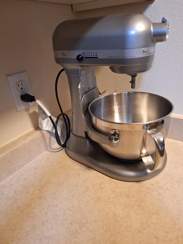 KitchenAid popular Professional 600 Series Stand Mixer in Pearl Metallic