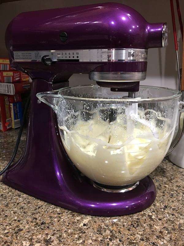 Artisan Design 5-Quart KitchenAid Stand Mixer with Glass Bowl - Plumberry