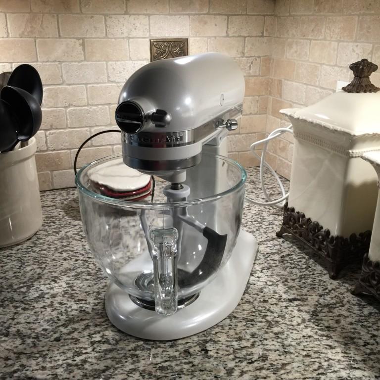 KitchenAid 6 Quart Professional 6500 Stand Mixer- Glass Bowl - Frosted Pearl