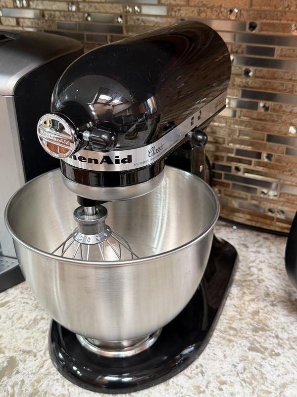 Onyx Black Classic™ Series 4.5 Quart Tilt-Head Stand Mixer K45SSOB
