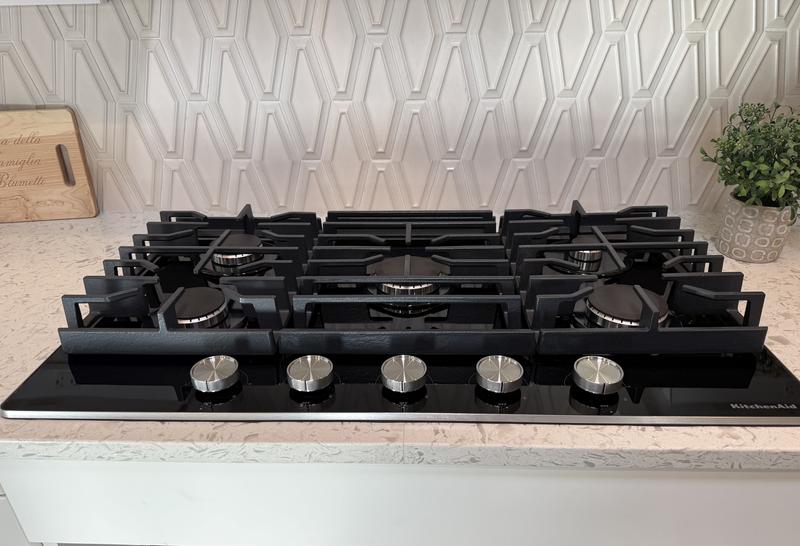 KitchenAid 36-in 5 Burners Black Gas Cooktop KCGG536PBL at KitchenAid 36-in 5 Burners Black Gas Cooktop KCGG536PBL at