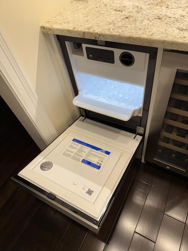 KitchenAid 29-lb Ice Per day Built-In Cubed Ice Maker