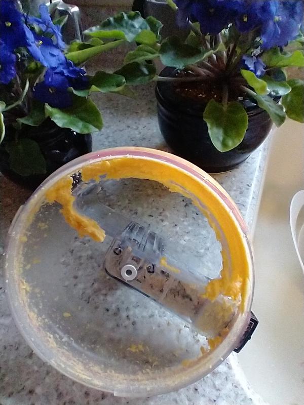 Cheese collected around rim