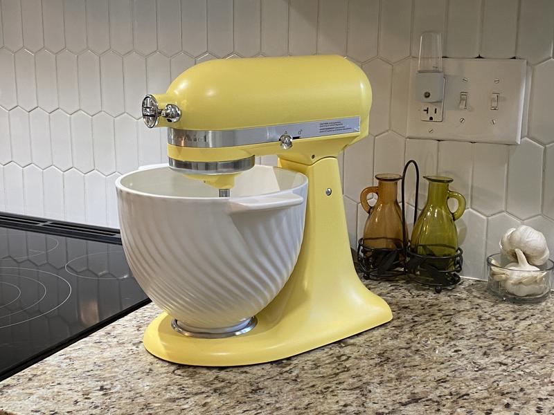 KitchenAid Artisan イエロー 100周年記念 2025 Color of the Year Butter Stand Mixer | KitchenAid US