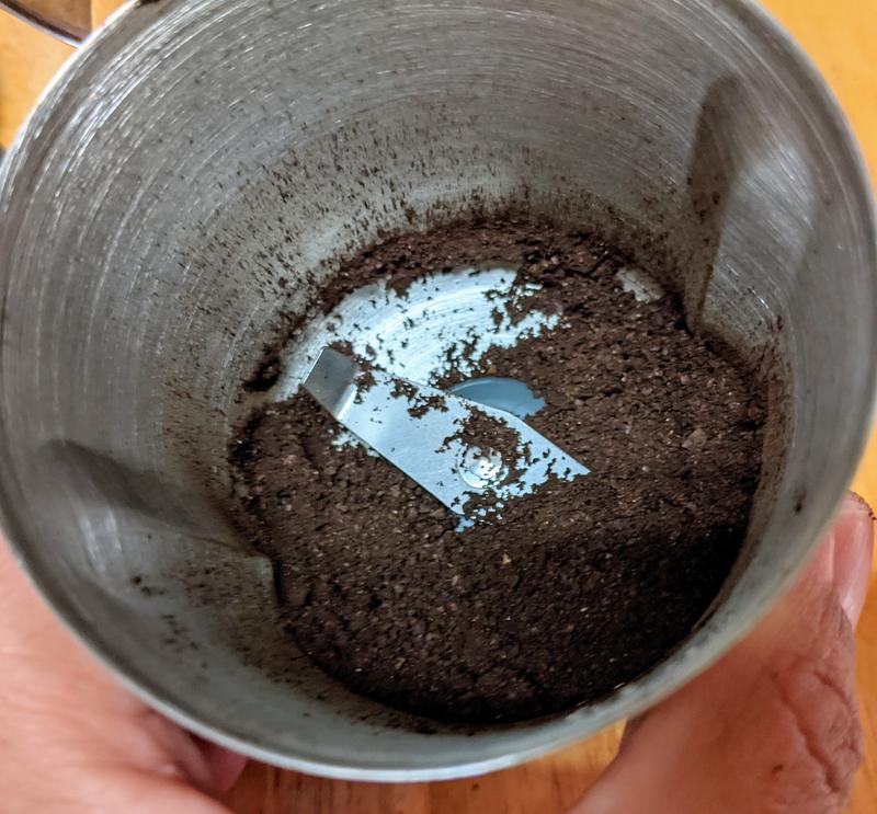 Finely ground beans get stuck at the bottom