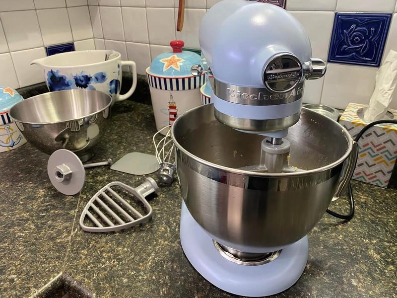 KitchenAid シルバー Deluxe 4.5 Quart Tilt-Head Stand Mixer - Contour Silver
