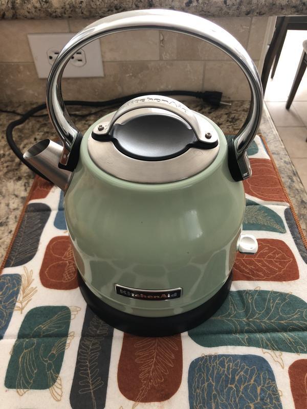 1.25 L Electric Kettle - Pistachio | KitchenAid US