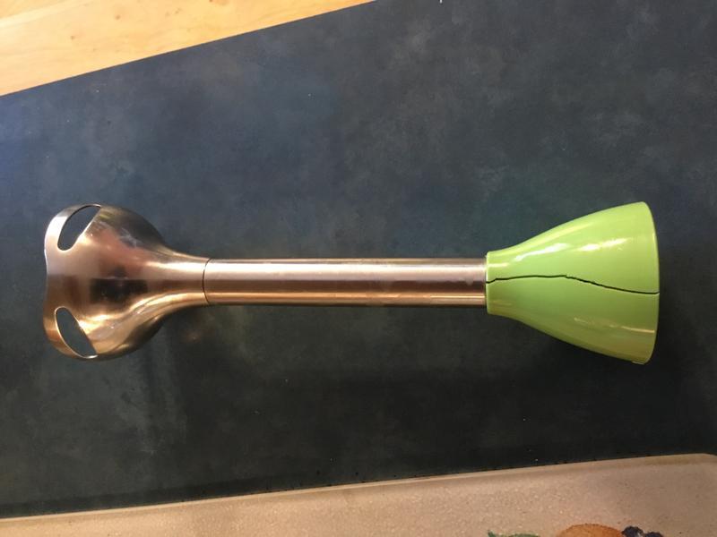 Cracked connector piece of blending arm