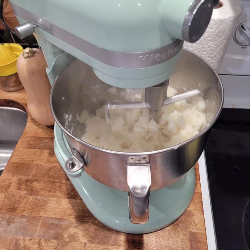 7 Quart Bowl-Lift Stand Mixer with Redesigned Premium Touchpoints
