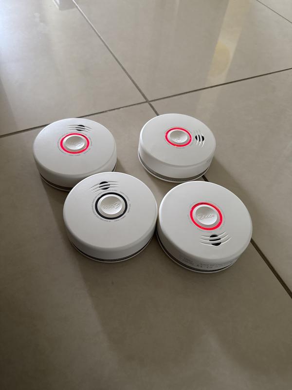 Wire-Free Interconnected Battery Powered Smoke Alarm with