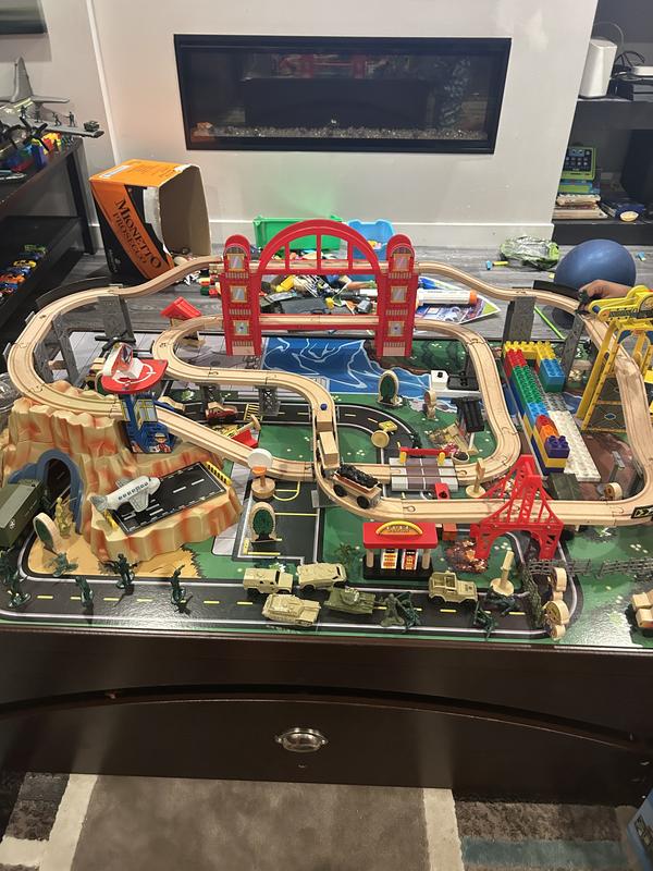 KidKraft Metropolis Train Table and Set