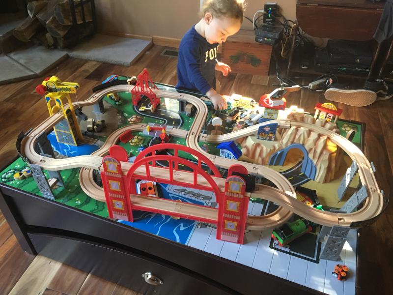 Kidkraft metropolis train set & table with 100 outlet accessories included