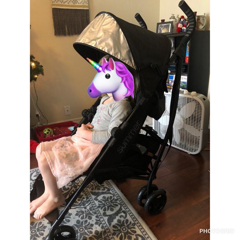 4yo sitting up with sunshade