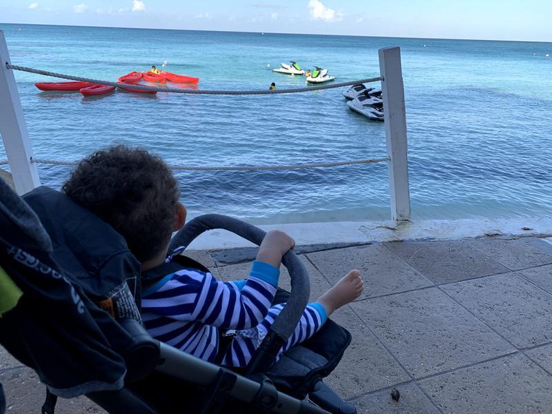 vacay life, taking in the beach