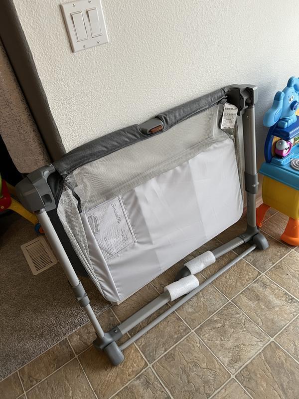 Folds completely flat!