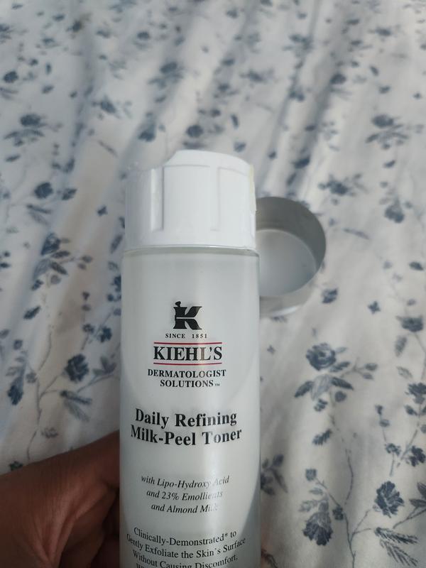 White top was originally glued as part of the silver top. It is broken and sharp.