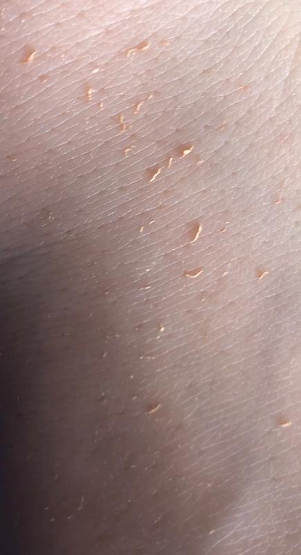 Tried to use the back of my hand thinking a larger surface can help eliminate formation of roll-up particles. It didn’t make a difference.