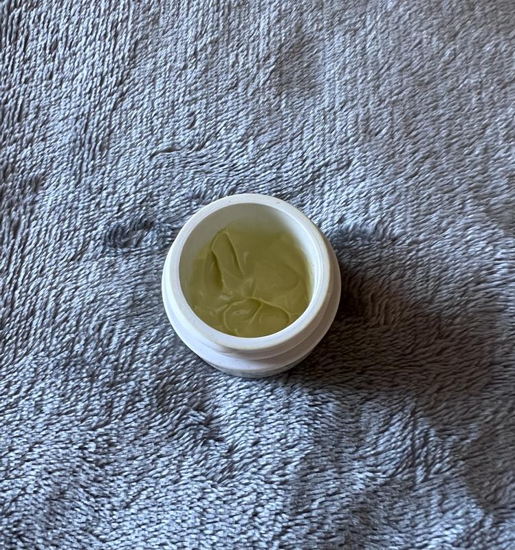 Consistency of the eye cream