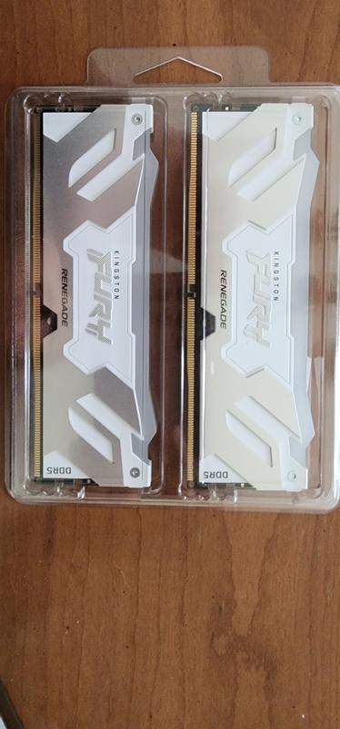 Kingston Fury Renegade White RGB - 2 x 16 Go (32 Go) - DDR5 7200 MHz - CL38  - Mémoire Kingston sur