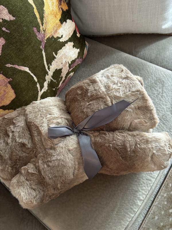 Tan fur throw hotsell