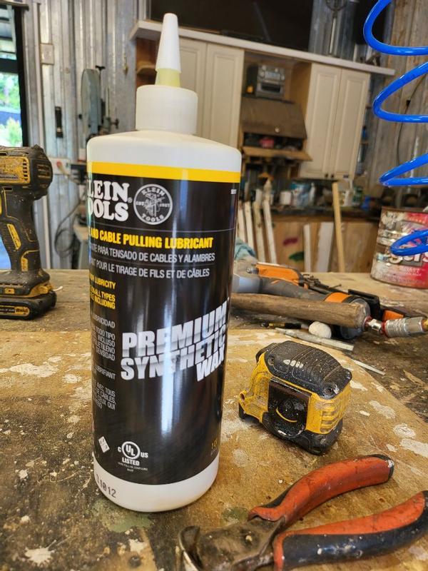 Premium Synthetic Wax 1 Quart Bottle, 6-Pack - 56117 | Klein Tools