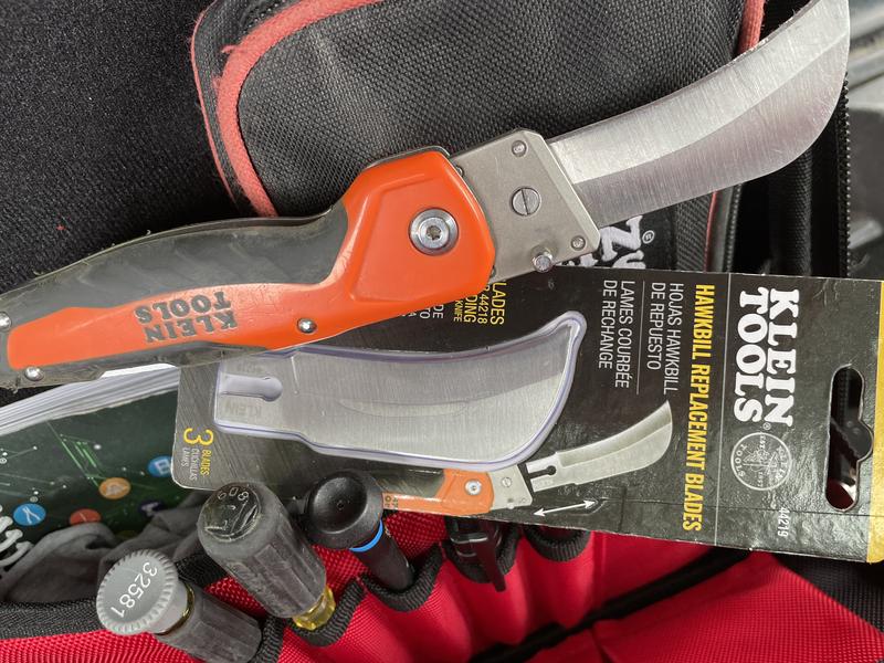 Cable Skinning Utility Knife with Replaceable Blade - 44218 Cable Skinning Utility Knife with Replaceable Blade - 44218