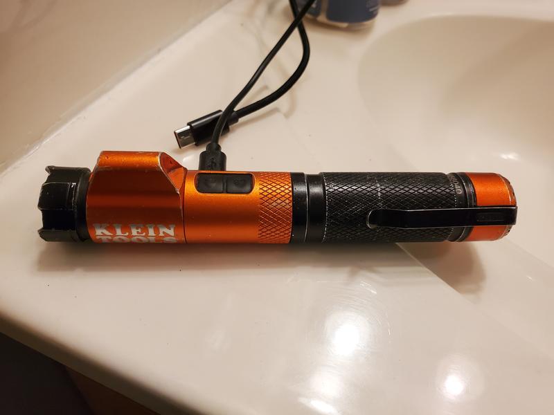 56040 - Klein Tools - RECHARGEABLE FOCUS FLASHLIGHT W/ LASER