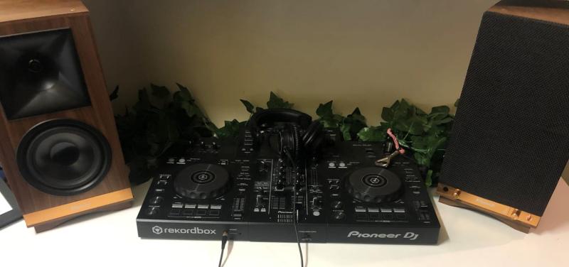 Klipsch | The Sixes POWERED SPEAKERS