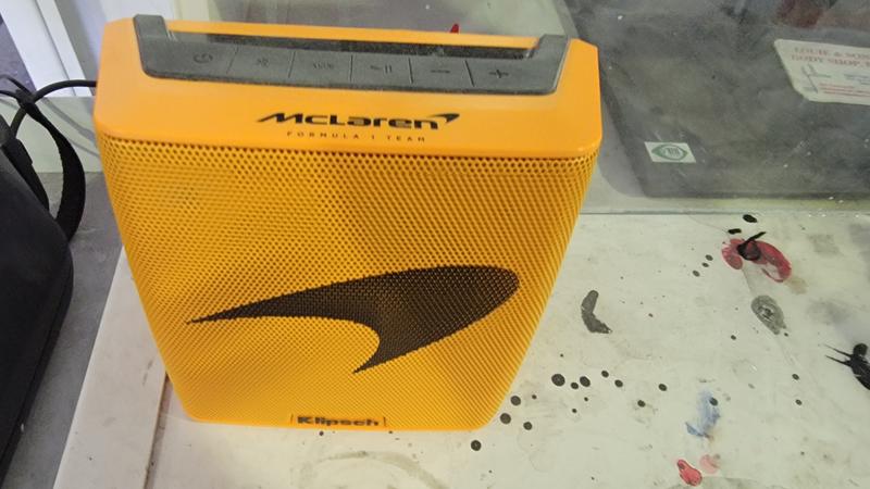 GROOVE McLAREN EDITION PORTABLE BLUETOOTH SPEAKER