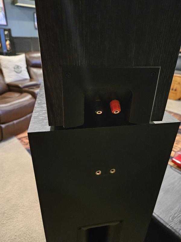 No cables in the box