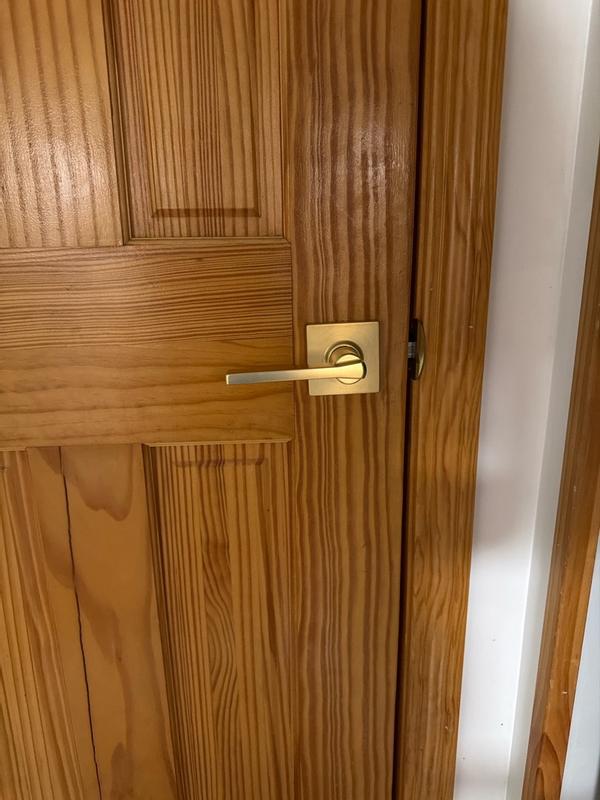 Kwikset Casey Maniglia A Leva Per Porte Interne – Bagno E Camera Da Letto, Cromo Lucido, Funzione Privacy
